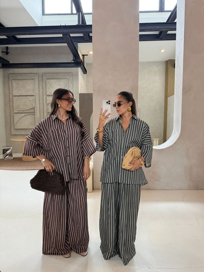 Traje de Pantalón Ancho y Camisa a Rayas - Image 11