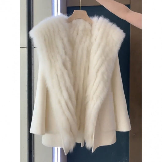 Abrigo de Lana con Detalles de Piel para Mujer - Image 9