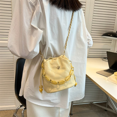 Bolsa Bandolera Cuadros Estilo Western con Cadena Texturizada para Mujer - Image 4