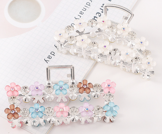 Pasador Elegante con Strass y Baño de Aleación - Image 12