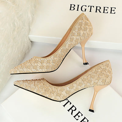 Tacones Altos Puntiagudos de Diseño Viral - Estilo Elegante y Sofisticado - Image 4
