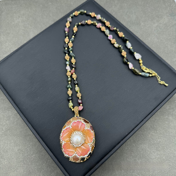 Conjunto de Joyería Floral con Turmalina Natural e Incrustaciones de Perla