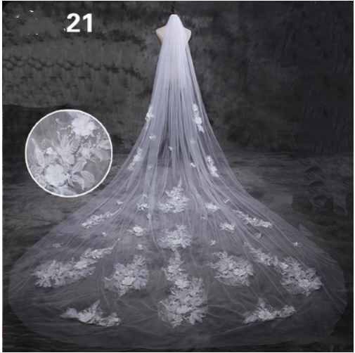 Vestido de Novia Lujo con Cola Larga y Velo de Hada Mágica - Image 29