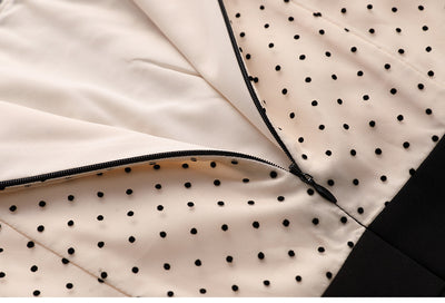 Falda Ajustada con Paneles de Encaje Lunares y Cintura Envolvente - Image 3