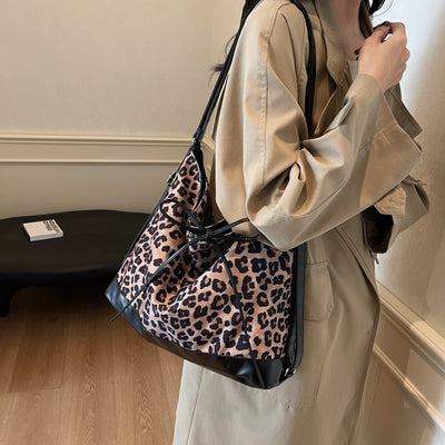 Mochila de Moda con Estampado Leopardo de Gran Capacidad Multiusos - Image 4