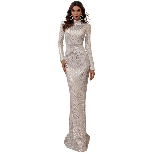 Vestido Largo de Lentejuelas Geométricas con Manga Larga y Corte Sirena - Image 2