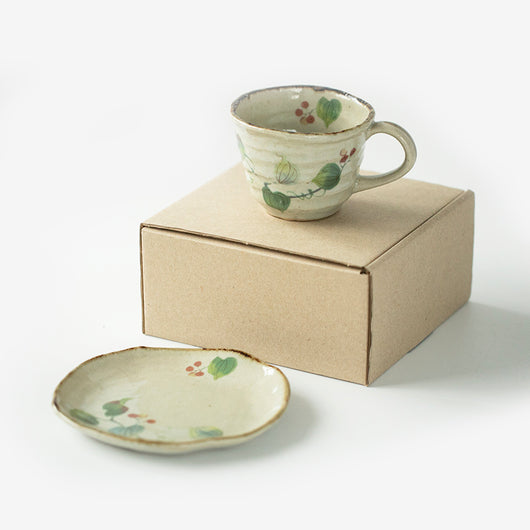 Juego de Taza y Platillo de Cerámica Artesanal con Diseño Floral - Image 4