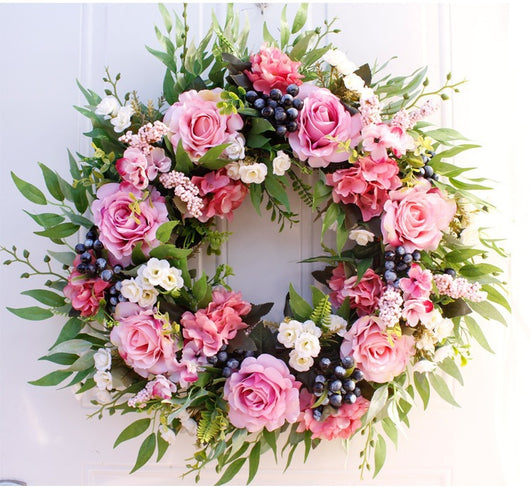 Corona Decorativa de Ratán con Bayas y Rosas Europeas - Image 4