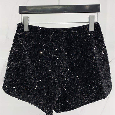 Shorts de Diseño Industrial con Lentejuelas y Costuras Decorativas
