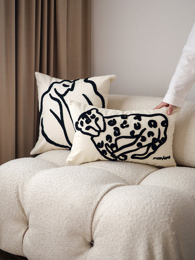 Funda de Almohada Nordic con Bordado de Líneas Blancas y Negras - Image 14