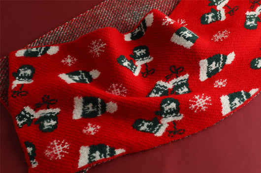 Bufanda Tejida Roja con Estampado de Reno y Copos de Nieve - Image 41