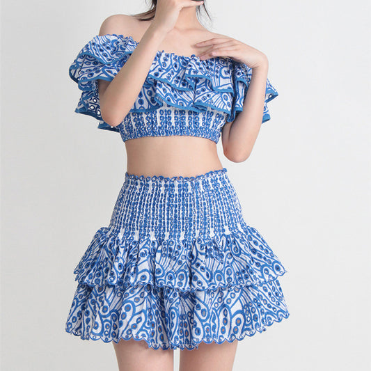Conjunto de Playa Elegante: Blusa Corta con Cuello y Volantes + Falda Cintura Alta