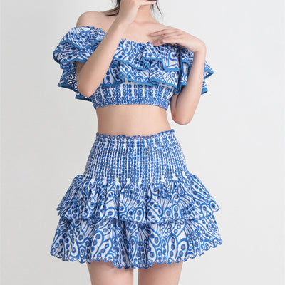 Conjunto de Playa Elegante: Blusa Corta con Cuello y Volantes + Falda Cintura Alta