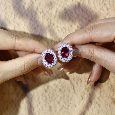 Anillo Oval con Rubí Central y Diamantes Engarzados - Image 7