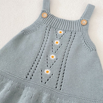 Conjunto de Abrigo Calado y Falda Tejida para Bebé - Image 9