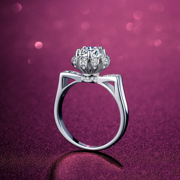 Anillo de Plata 925 con Piedra Moissanita D Color - Diseño Ocho Corazones Ocho Flechas