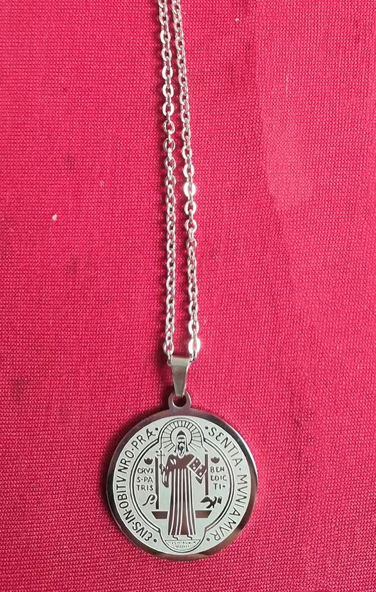 Collar Pendiente O Redondo de Marca Premium - Image 17