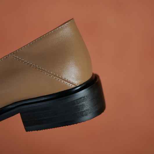 Mocasines Retro de Cuero Suave para Mujer con Costura Artesanal - Image 2
