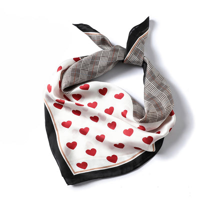 Pañuelo de seda con estampado cuadros y corazón para mujer - Image 4