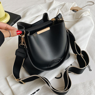 Bolso de Hombro Premium con Estilo Contemporáneo - Image 8