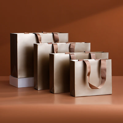 Bolsa de Mano Narciso con Diseño de Montaña y Río - Image 7