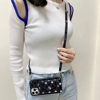 Funda para iPhone 13 con Diseño de Lunares y Compartimento para Tarjetas - Image 4