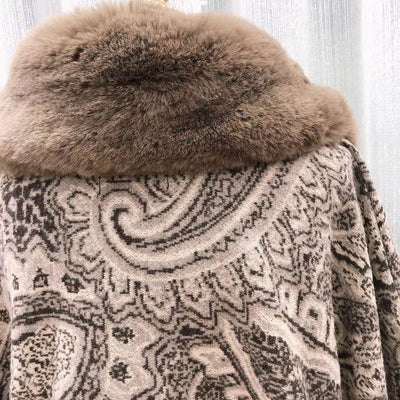 Poncho Tejido para Mujer Talla Grande con Cuello de Pelaje y Flecos - Image 3