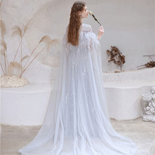 Vestido de Noche Elegante con Capa de Plumas Dos Piezas - Image 2