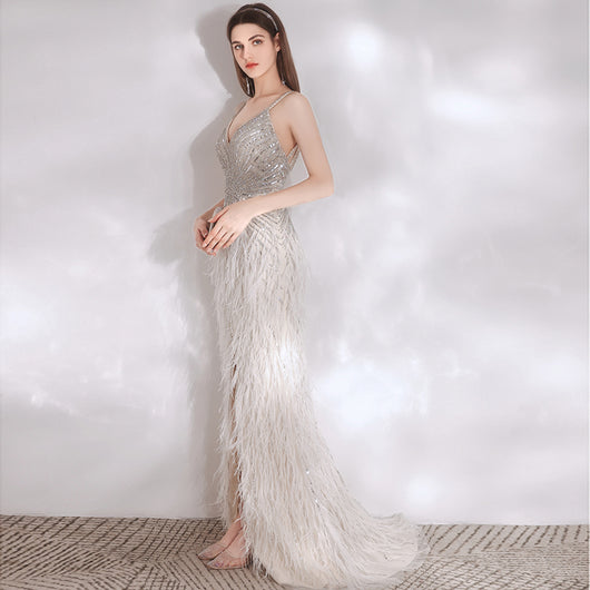 Vestido de Noche Elegante con Detalles en Pluma - Image 2