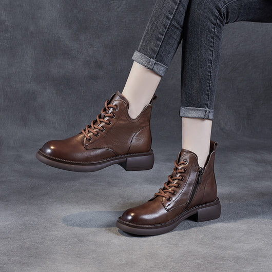 Botas Martin Cortas de Cuero con Cordones y Escote en V - Image 3