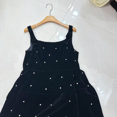 Vestido Negro Ajustado con Falda Voluminosa Mini - Image 15