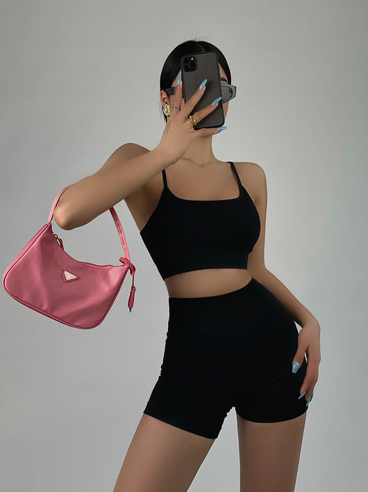 Conjunto Deportivo Casual para Mujer con Tirantes y Shorts de Yoga