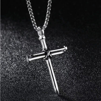 Collar con Dije de Cruz de Clavos para Hombre en Acero de Titanio - Image 11