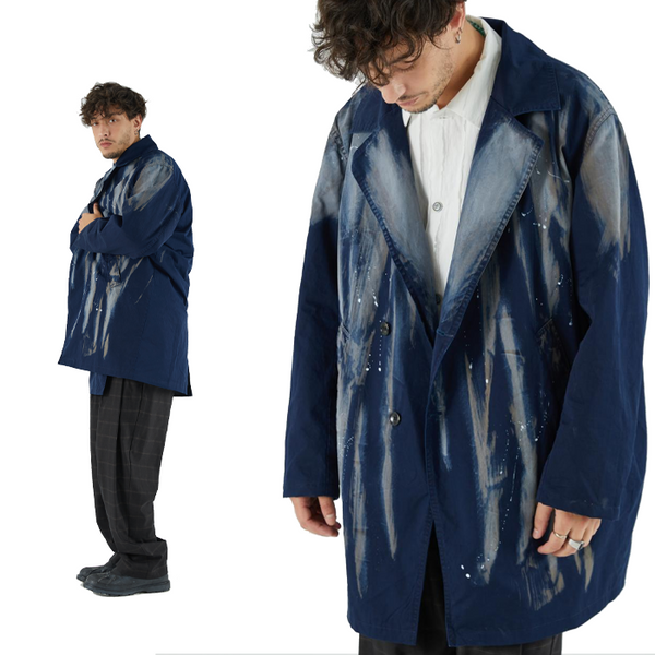 Gabardina Vintage Artesanal con Detalles Gastados
