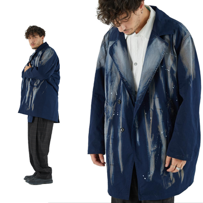 Gabardina Vintage Artesanal con Detalles Gastados