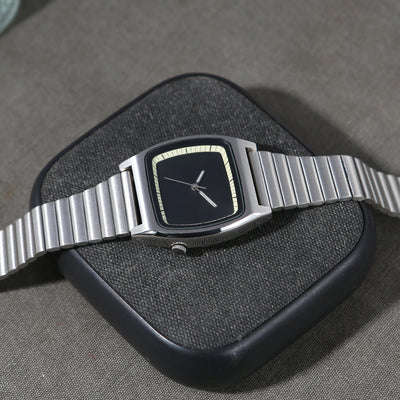 Reloj de Pulsera Minimalista Cuadrado sin Logo - Diseño Versátil - Image 14