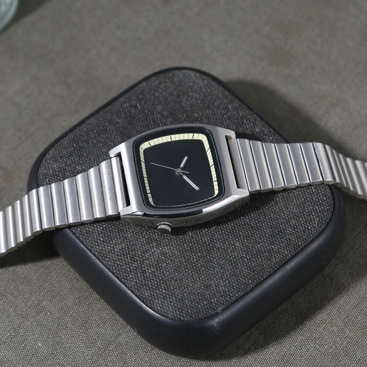 Reloj de Pulsera Minimalista Cuadrado sin Logo - Diseño Versátil - Image 14