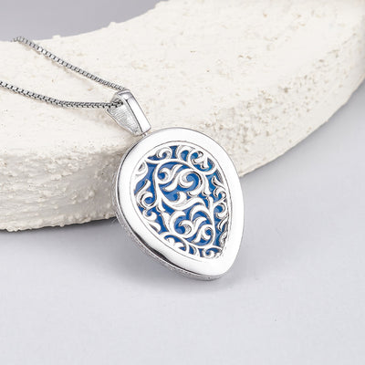 Elegante Colgante Camafeo en Plata con Diseño de Gota - Image 3