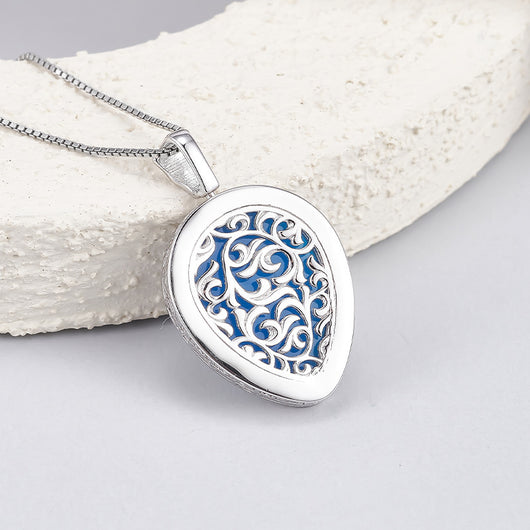 Elegante Colgante Camafeo en Plata con Diseño de Gota - Image 3