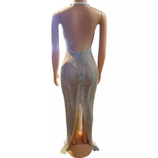 Vestido Ajustado sin Mangas con Tirantes Finos y Cadena Decorativa - Image 4