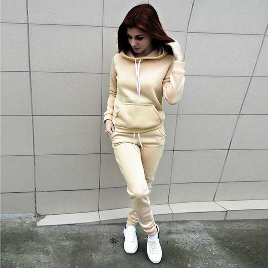 Conjunto Deportivo Mujer con Capucha y Manga Larga en Fleece - Image 12