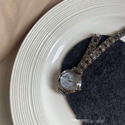 Reloj de Lujo Ligero para Mujer con Estilo Francés Sofisticado - Image 10