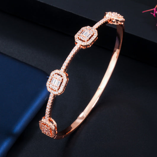 Conjunto de Pulsera y Anillo para Mujer con Circonita Brillante y Baño de Oro Real - Image 17
