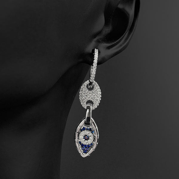 Aretes Asimétricos Dorados con Diseño de Cerdo