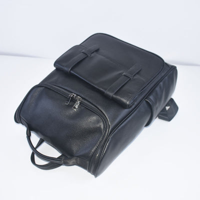 Mochila de Viaje de Cuero Genuino Gran Capacidad Versátil y Duradera - Image 9