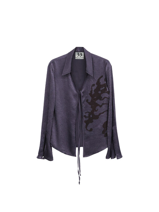 Blusa Vintage Púrpura con Encaje, Satén Plisado e Impresión Abstracta - Image 5