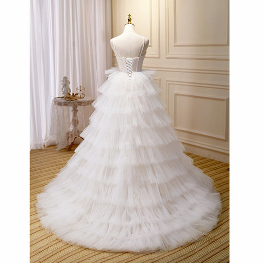Vestido de Novia con Tirantes y Cola Elegante - Image 2