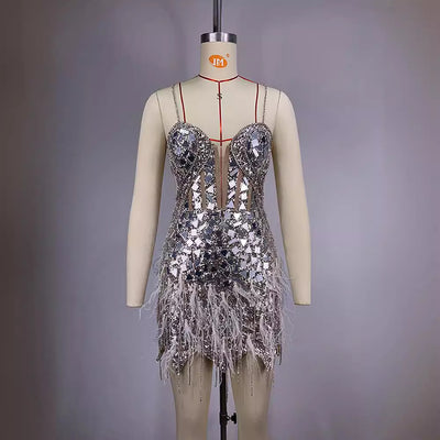 Vestido de Verano con Lentejuelas, Plumas y Borlas Espalda Descubierta - Image 4