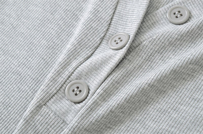 Playera Cuello V Ajustada de Manga Corta - Diseño Moderno y Favorecedor - Image 34