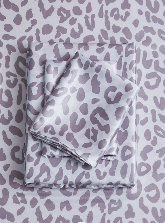 Juego de Sábanas Satinadas de Seda Artificial con Estampado Leopardo Plateado - 4 Piezas - Image 11